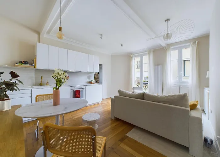 Charming Montmartre Apartment